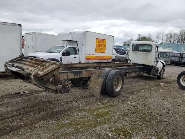 2013 Peterbilt 330