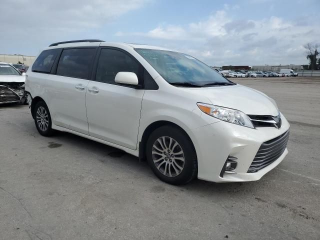 2018 Toyota Sienna XLE