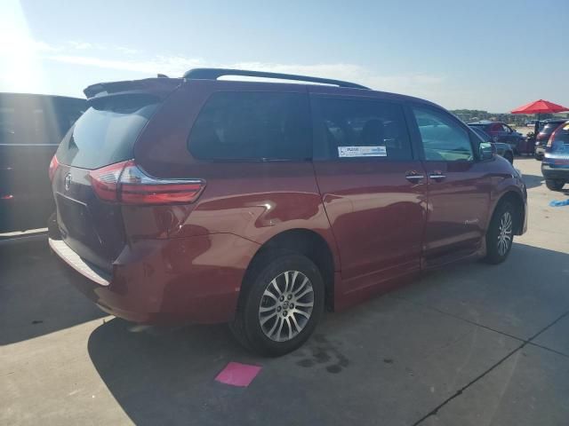 2020 Toyota Sienna XLE