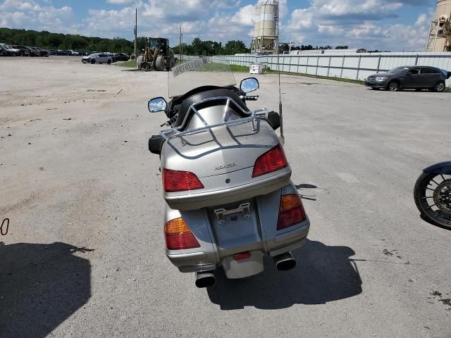 2002 Honda GL1800