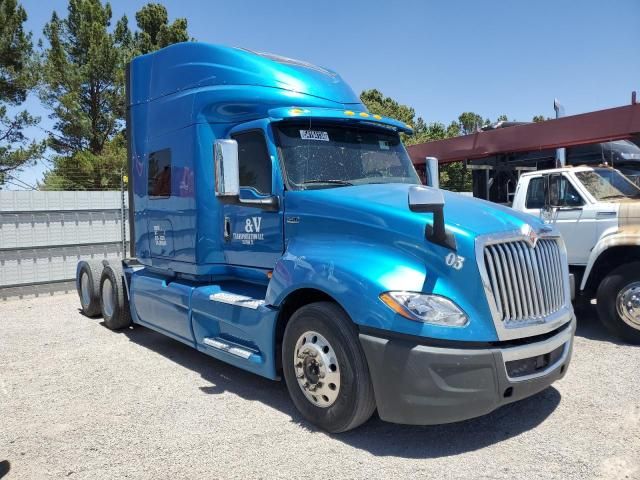 2018 International LT625