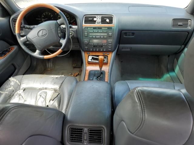 2000 Lexus LS 400