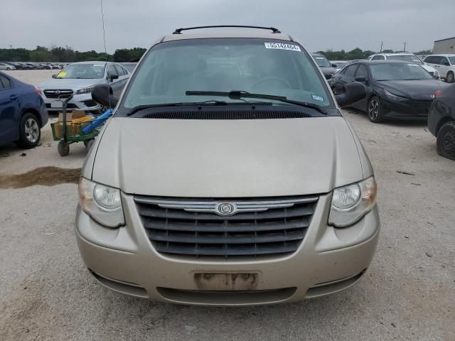 2006 Chrysler Town & Country Touring