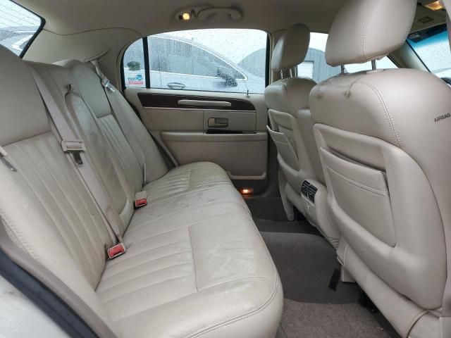 2005 Lincoln Town Car Signature