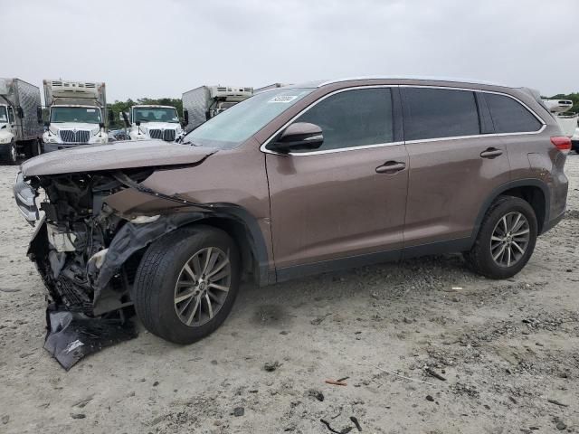 2019 Toyota Highlander SE