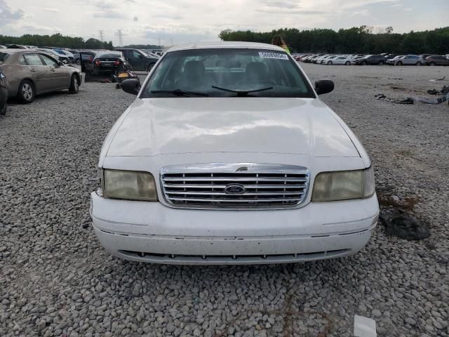 2004 Ford Crown Victoria LX