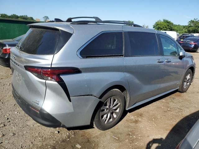 2021 Toyota Sienna LE