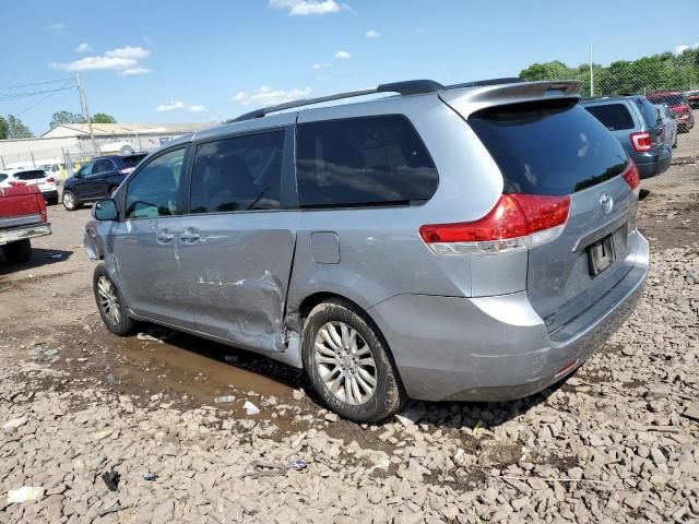 2013 Toyota Sienna XLE