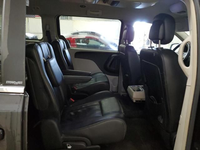 2013 Chrysler Town & Country Touring