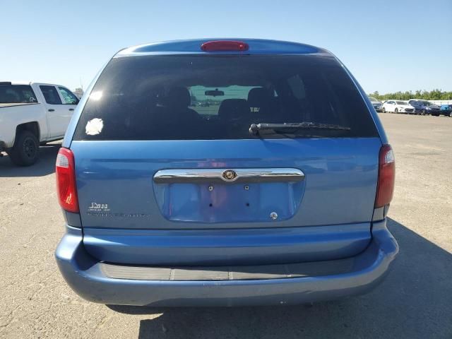 2007 Chrysler Town & Country LX