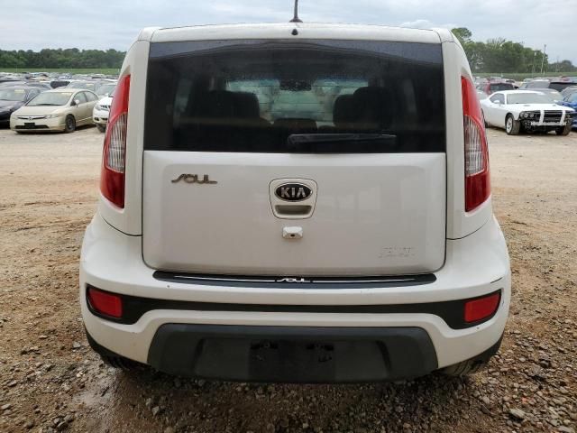 2013 KIA Soul +