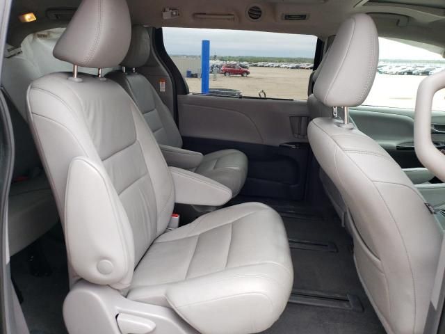 2018 Toyota Sienna XLE