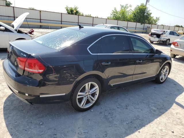 2012 Volkswagen Passat SEL