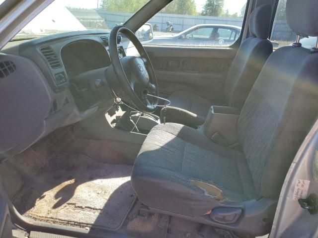 2000 Nissan Frontier Crew Cab XE