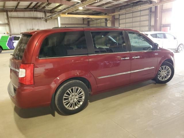 2013 Chrysler Town & Country Touring L