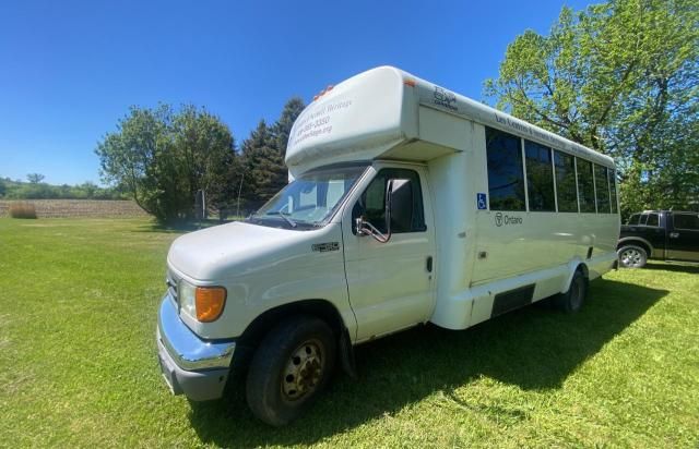 2005 Ford Econoline E450 Super Duty Cutaway Van