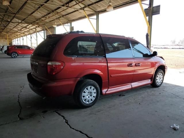 2005 Chrysler Town & Country LX