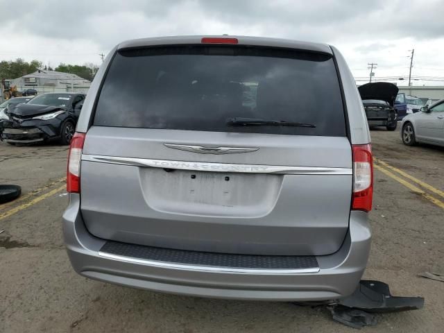 2016 Chrysler Town & Country Touring