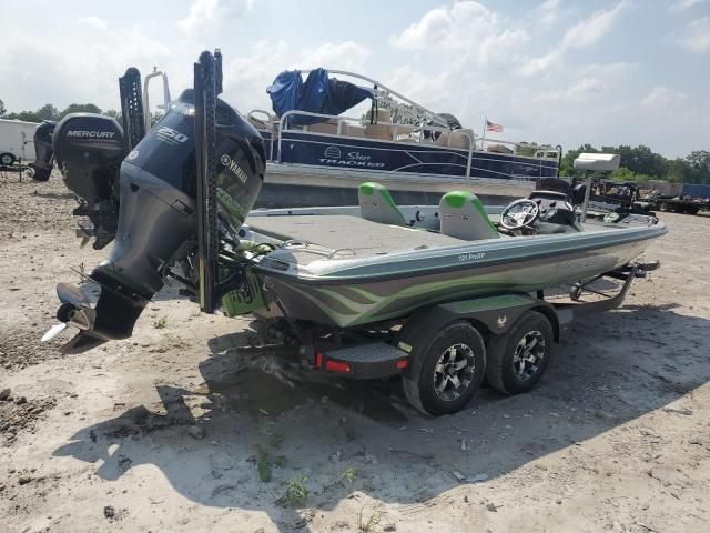 2018 Phoenix Boat