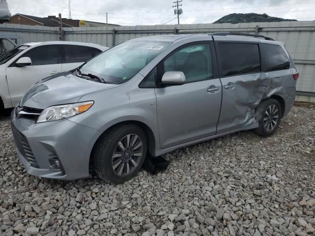 2018 Toyota Sienna XLE