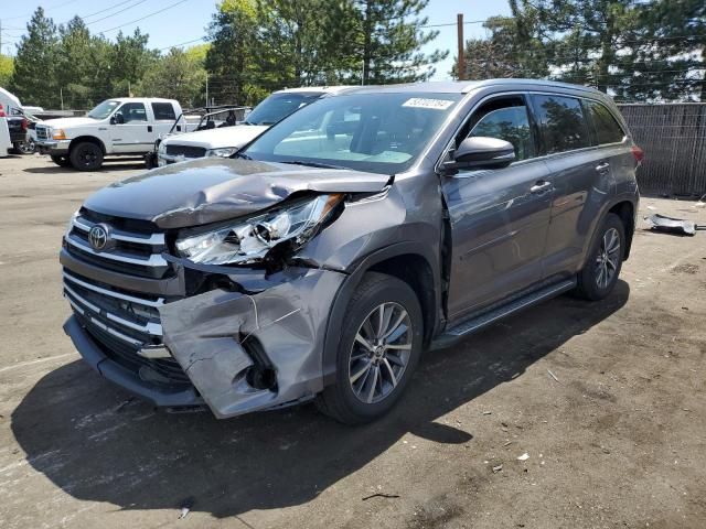 2017 Toyota Highlander SE