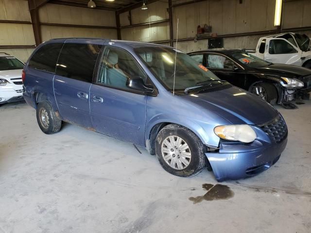 2007 Chrysler Town & Country LX