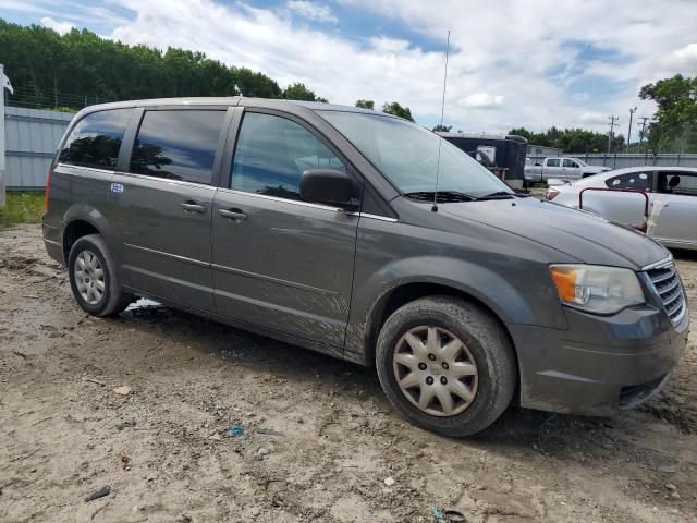 2010 Chrysler Town & Country LX