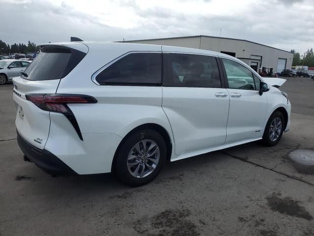 2021 Toyota Sienna XLE