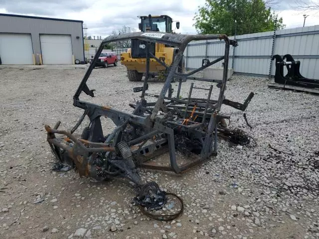 2023 Can-Am Defender Limited Cab HD10