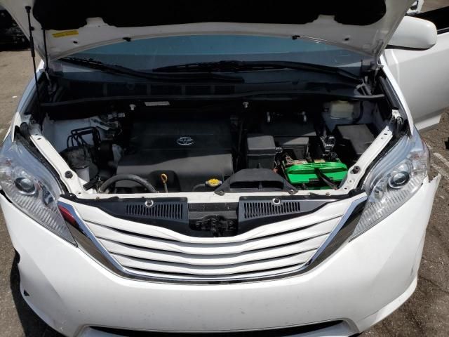 2016 Toyota Sienna LE