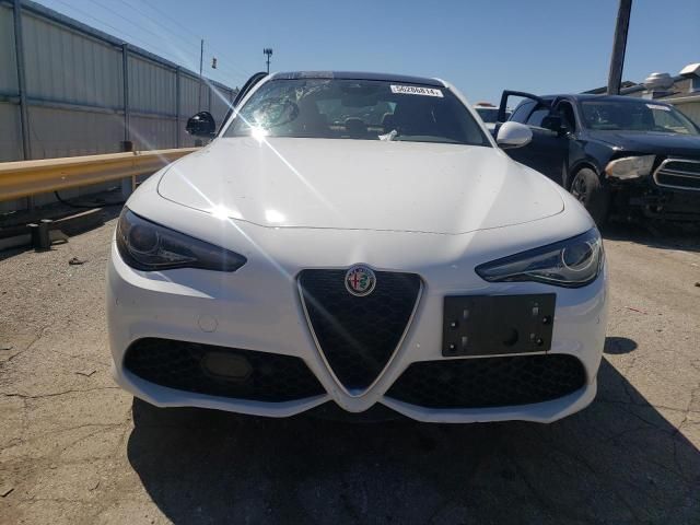 2022 Alfa Romeo Giulia Super