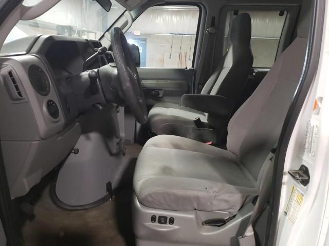 2011 Ford Econoline E350 Super Duty Wagon