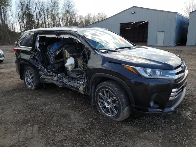 2017 Toyota Highlander SE