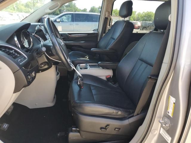 2014 Chrysler Town & Country Touring L