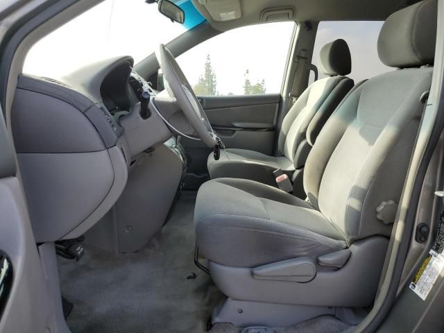 2005 Toyota Sienna CE