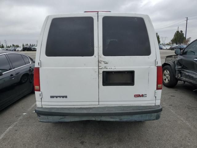 2004 GMC Safari XT