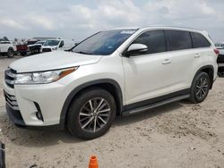 Salvage cars for sale at Houston, TX auction: 2019 Toyota Highlander SE