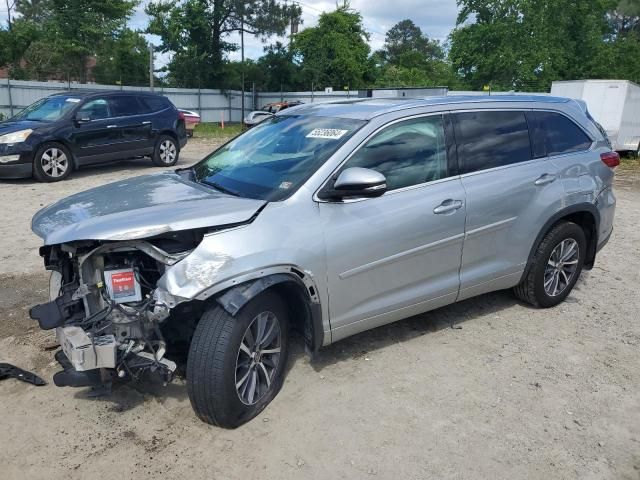 2017 Toyota Highlander SE