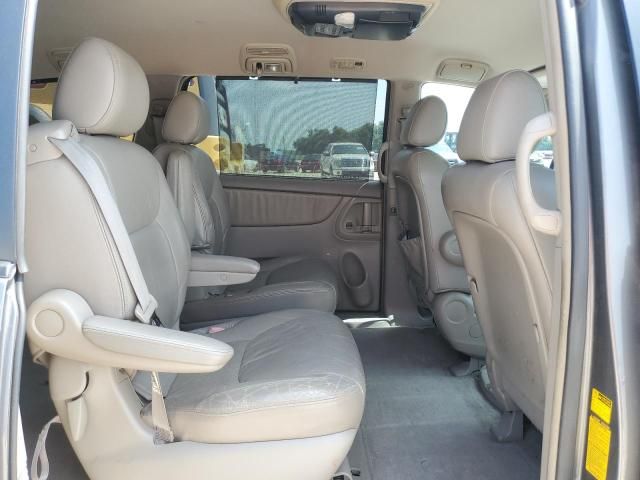 2004 Toyota Sienna XLE