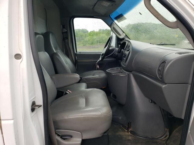 2006 Ford Econoline E450 Super Duty Cutaway Van