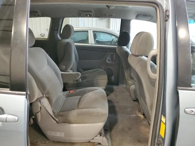 2005 Toyota Sienna CE