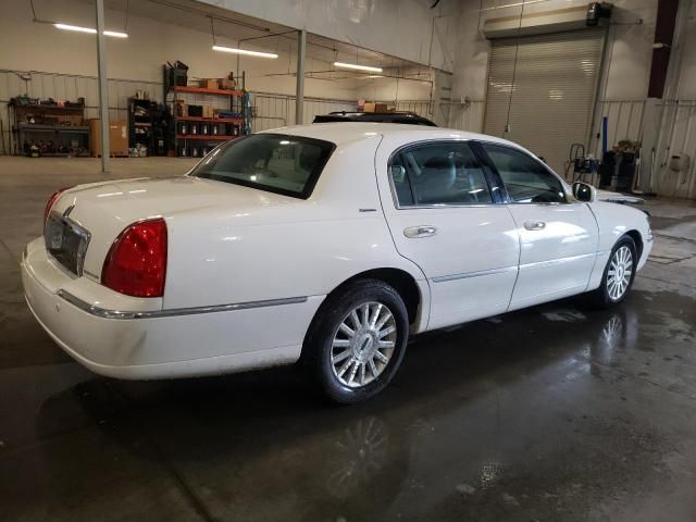 2004 Lincoln Town Car Executive