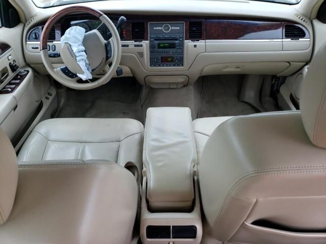 2009 Lincoln Town Car Signature Limited