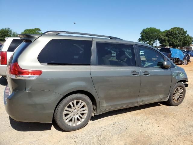 2011 Toyota Sienna XLE