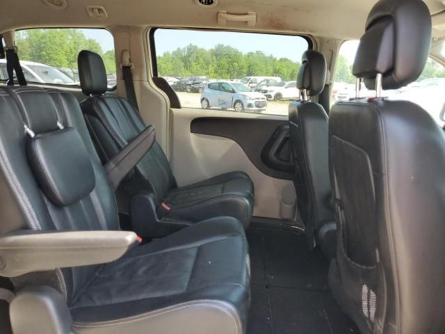 2012 Chrysler Town & Country Touring