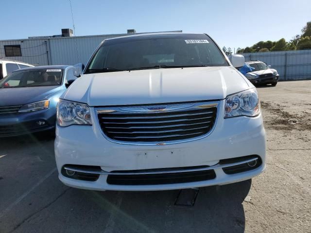 2016 Chrysler Town & Country Touring