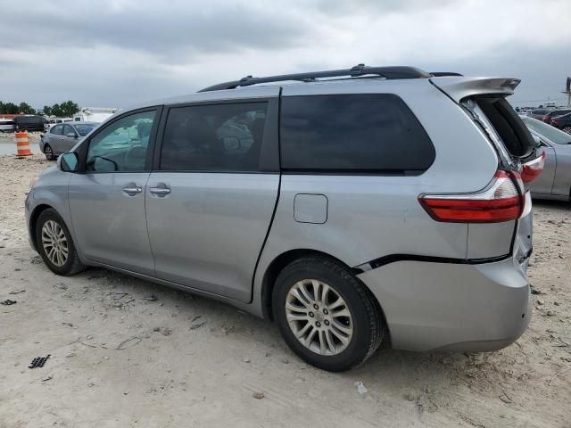 2016 Toyota Sienna XLE