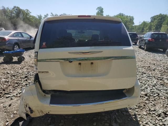 2012 Chrysler Town & Country Touring L