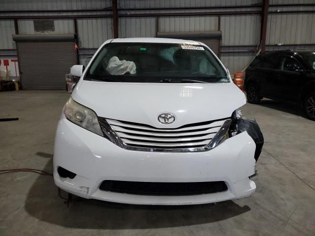 2015 Toyota Sienna LE