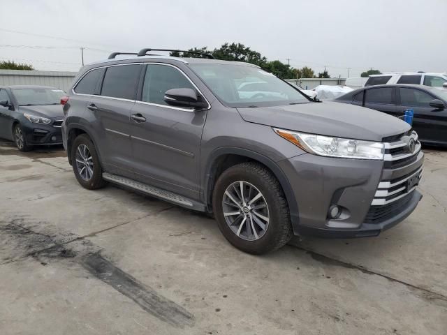 2017 Toyota Highlander SE